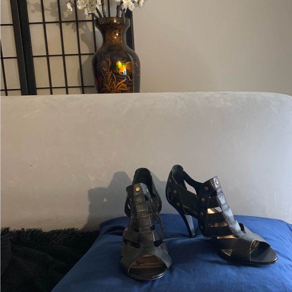 Beautiful black strappy sandal heels with accent studs. Nine West size 8M.